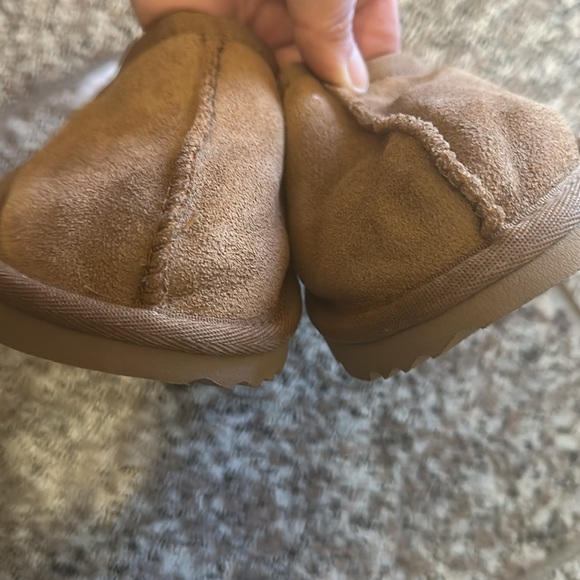 NEW Kids Ugg Classic Keegan Slide Slippers Size 11 - Picture 5 of 7